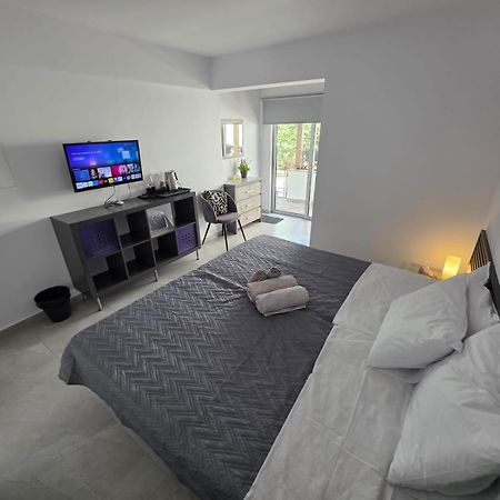 Town Centre Suites Ларнака Экстерьер фото