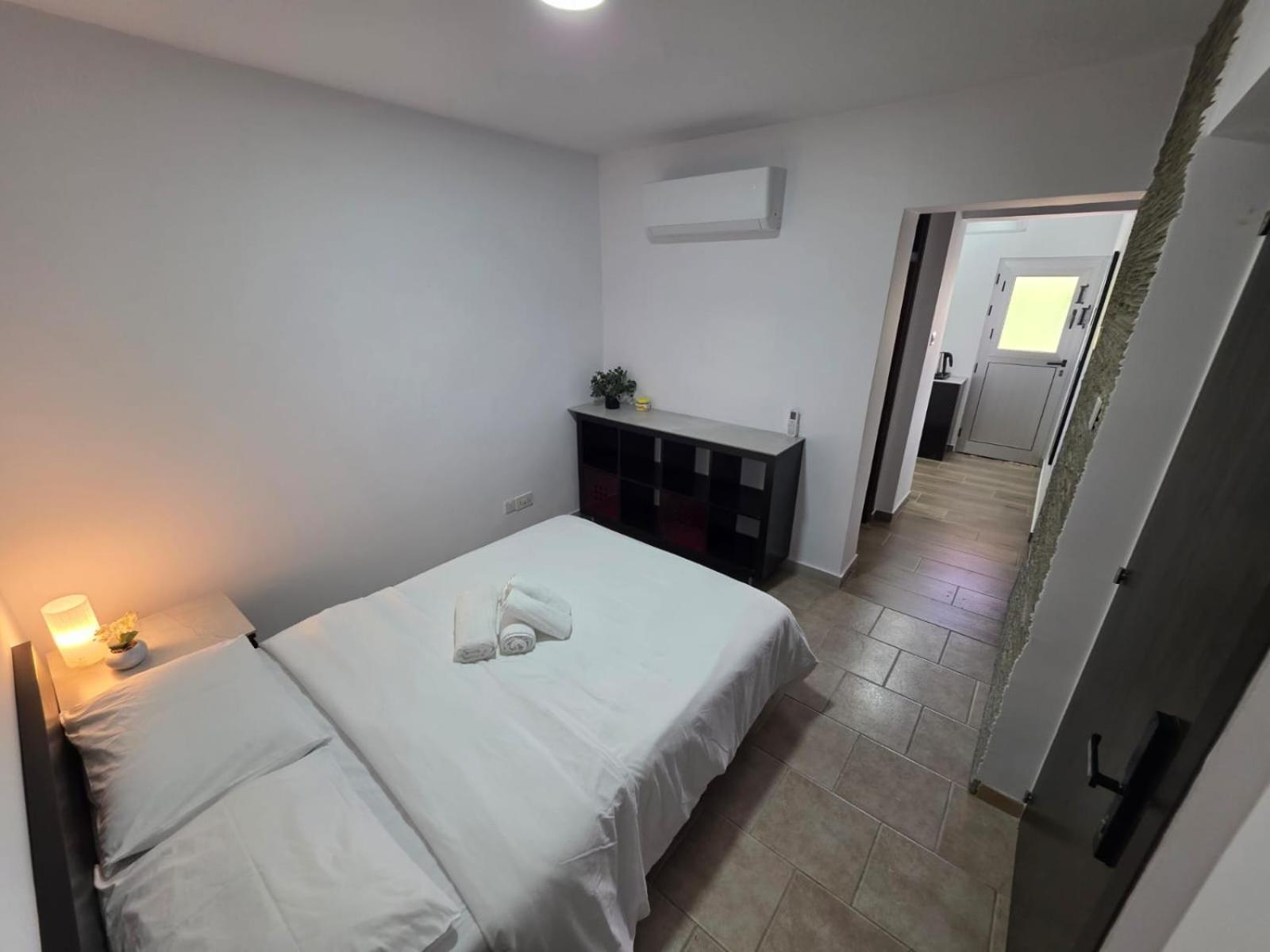 Town Centre Suites Ларнака Экстерьер фото